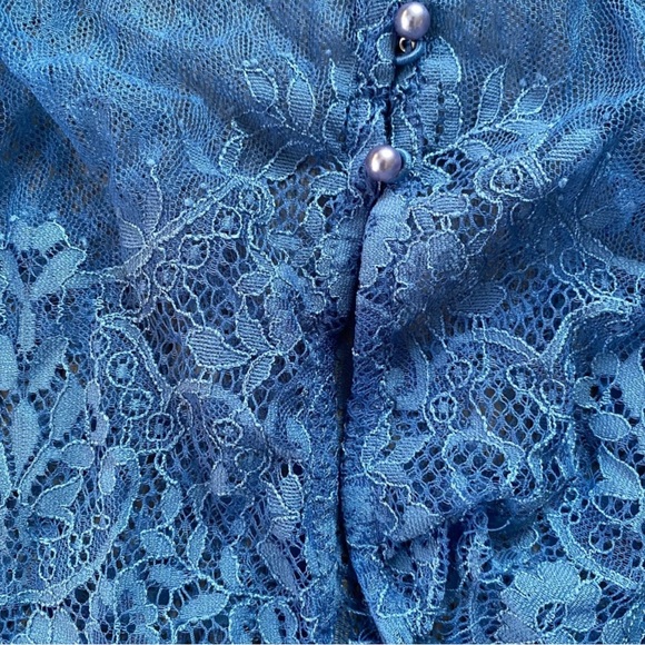 Blue lace blouse crop top - Picture 4 of 4
